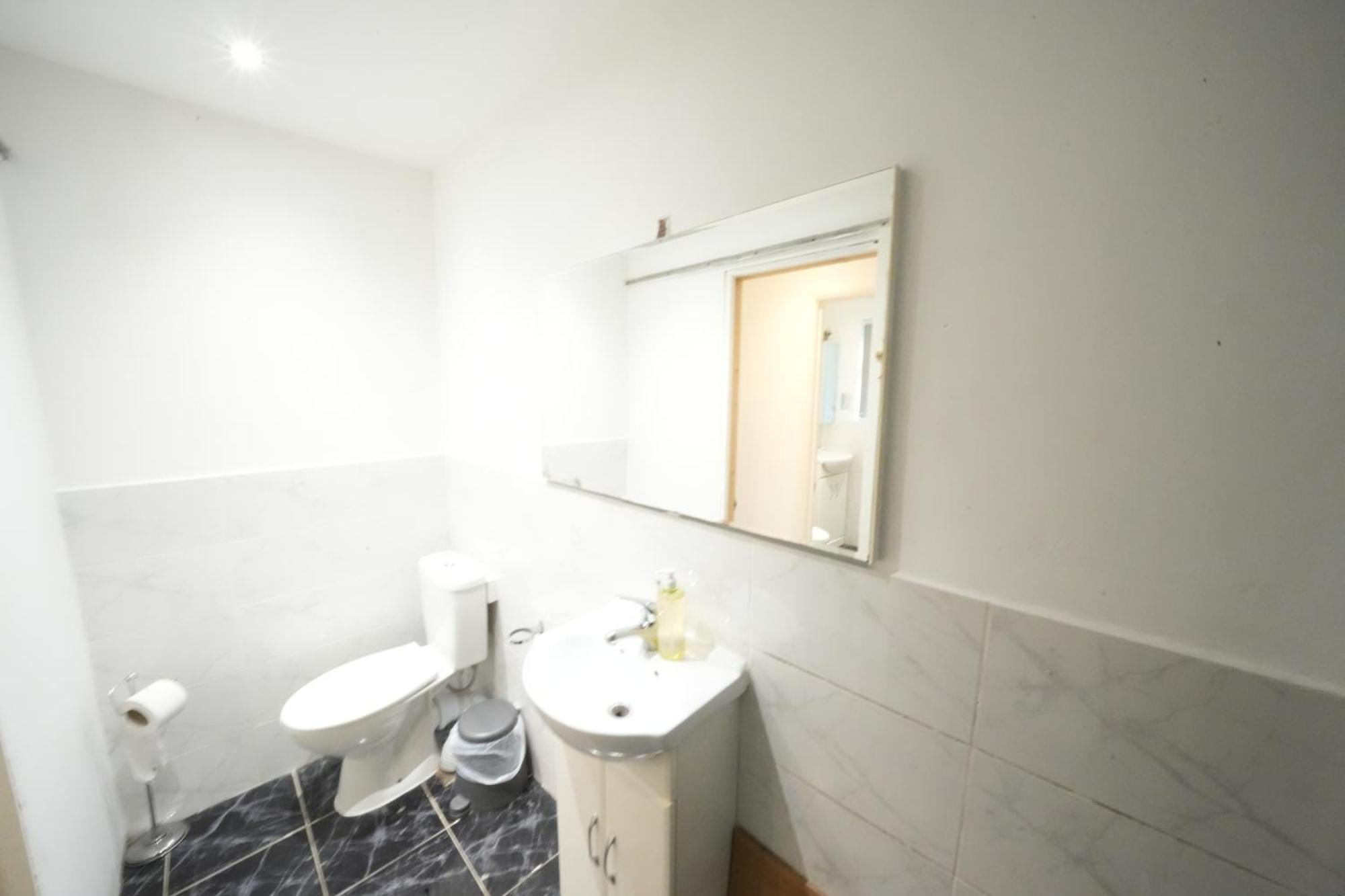 Airport Comfy Stay Harmondsworth ภายนอก รูปภาพ