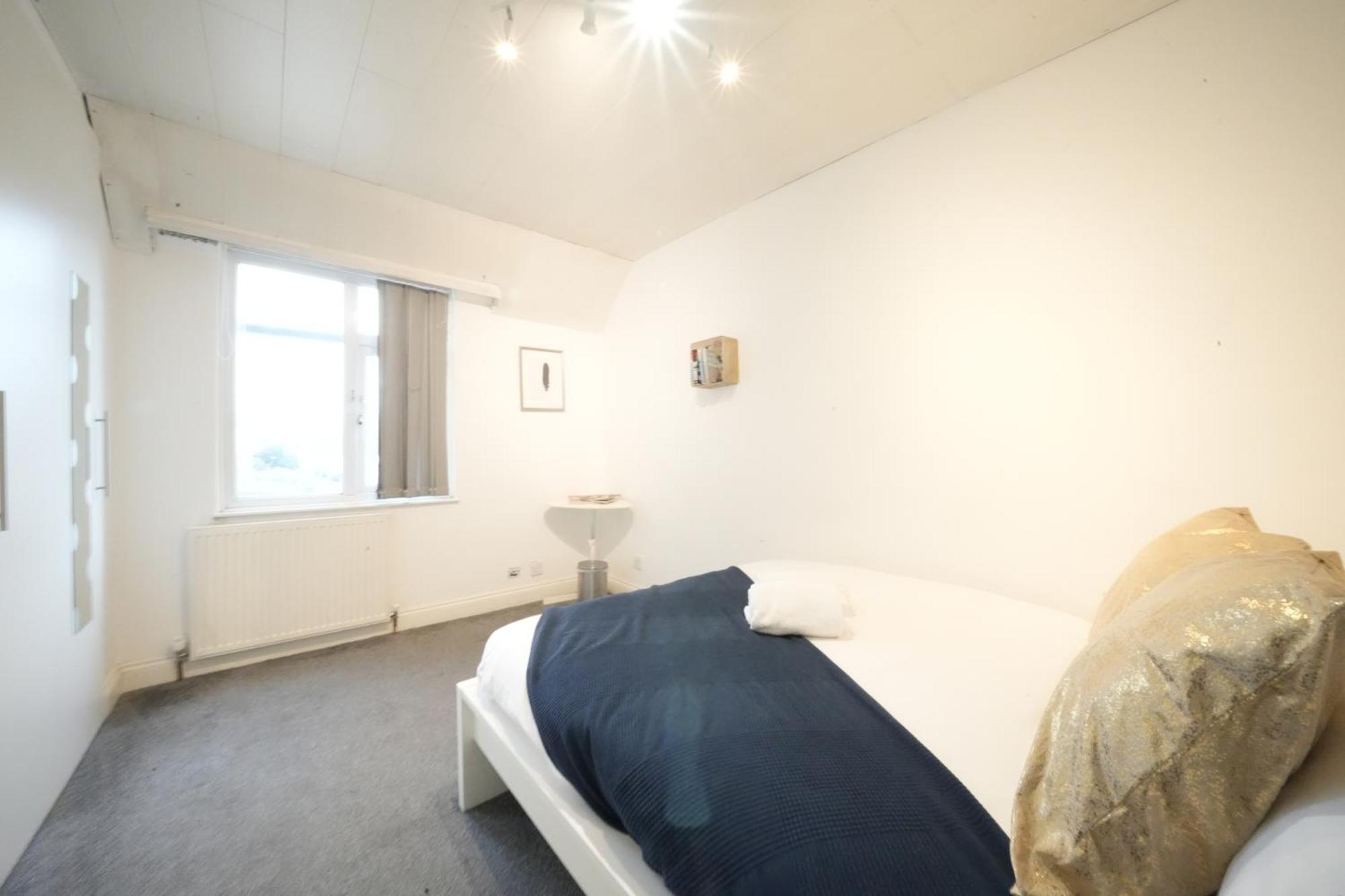 Airport Comfy Stay Harmondsworth ภายนอก รูปภาพ