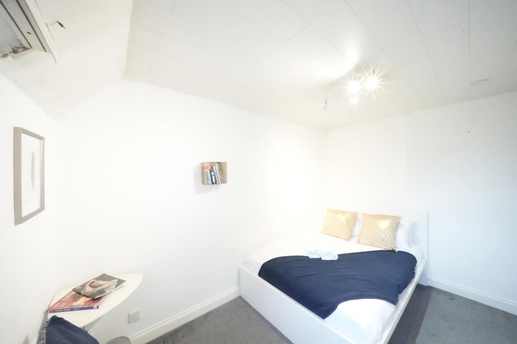 Airport Comfy Stay Harmondsworth ภายนอก รูปภาพ