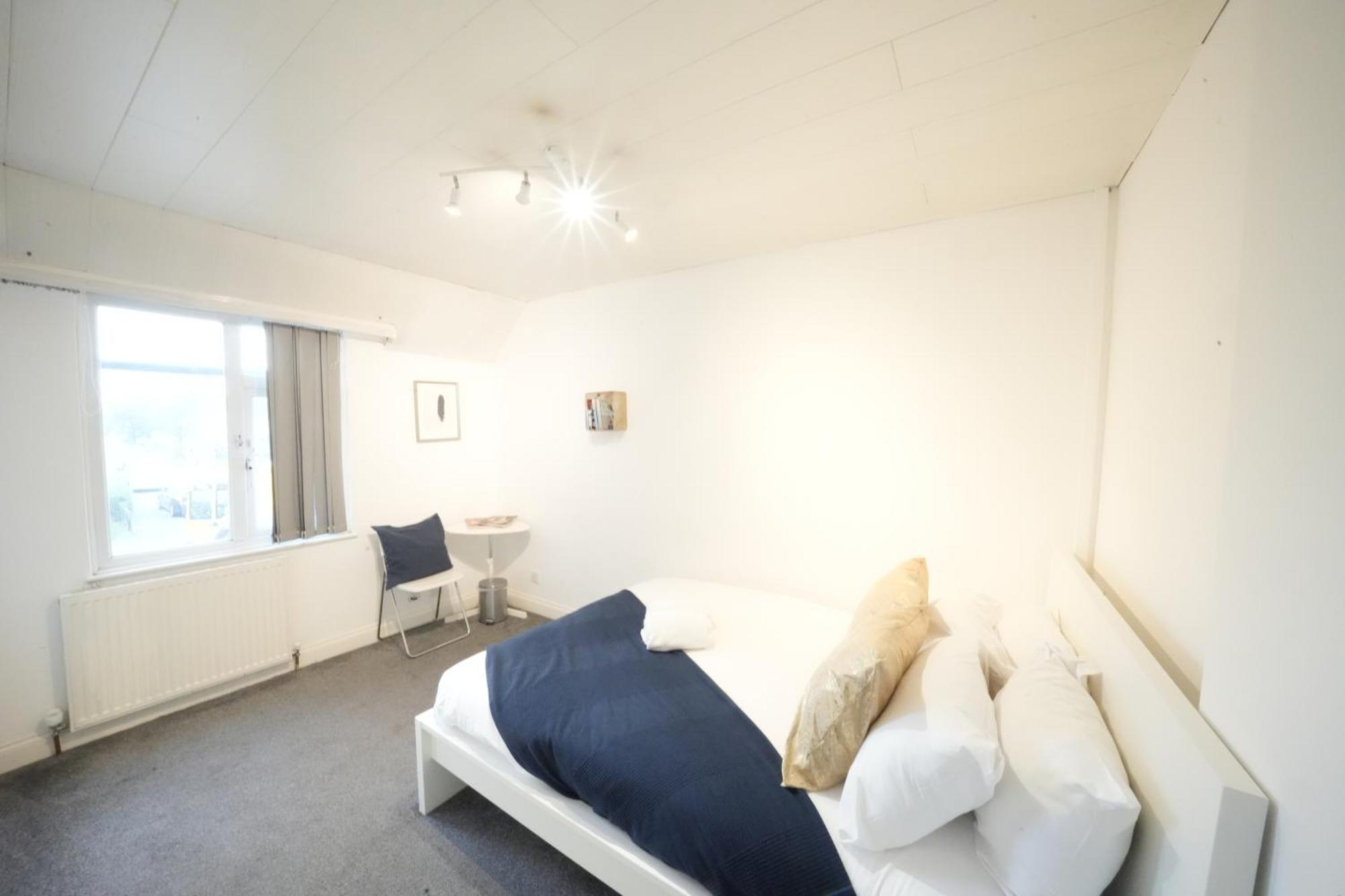 Airport Comfy Stay Harmondsworth ภายนอก รูปภาพ