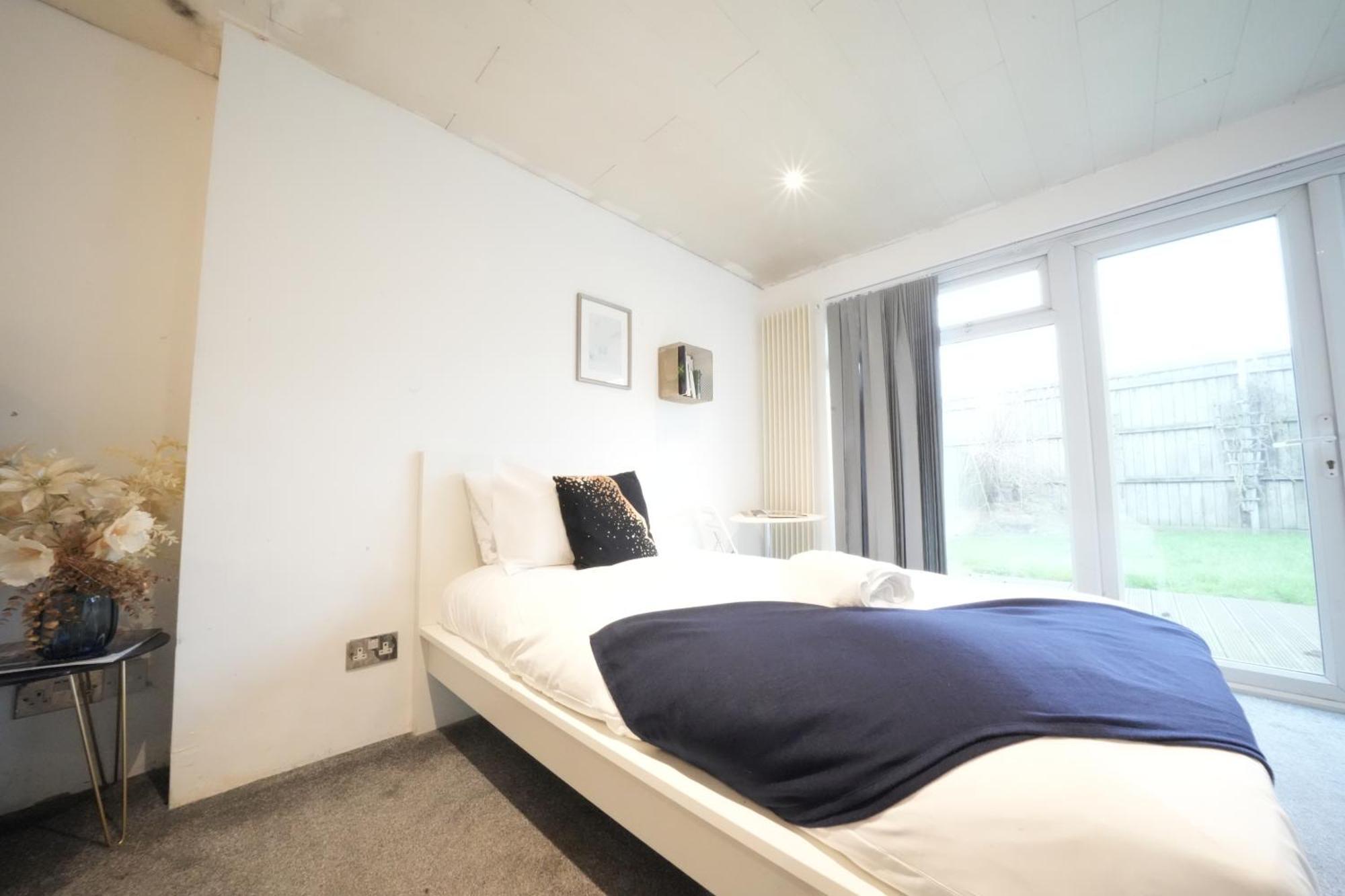 Airport Comfy Stay Harmondsworth ภายนอก รูปภาพ