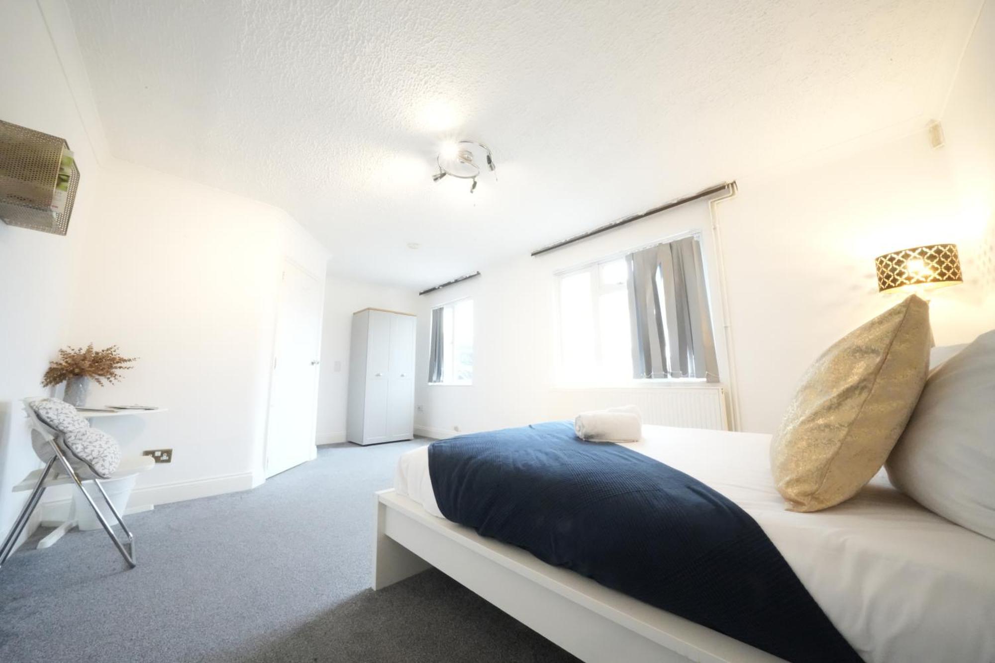 Airport Comfy Stay Harmondsworth ภายนอก รูปภาพ